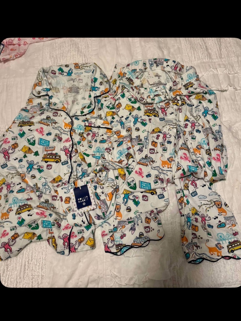 Roller Rabbit White roadtrip Print Pajama Set with Multicolor Motifs